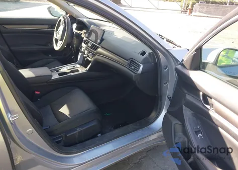 2021 Honda Accord Hybrid z USA, uszkodzony, nr VIN 1HGCV3F1XMA013159